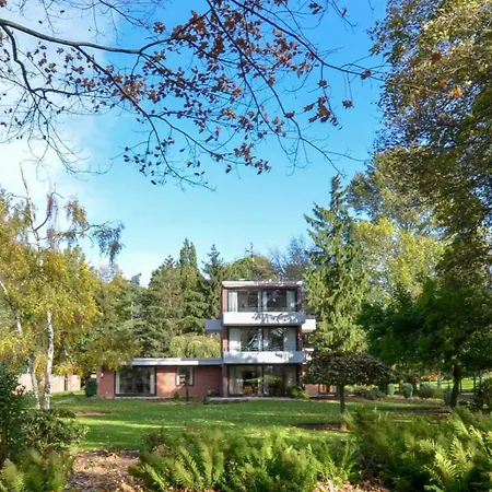 Gartenidylle Am Bach - Im Gruenen